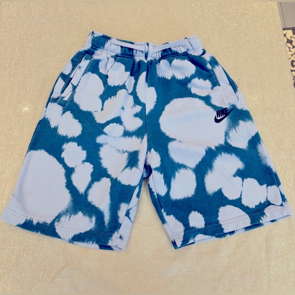 NIKE boys size L (12/14) athletic activewear fleece shorts. EUC - Picture 1 of 5